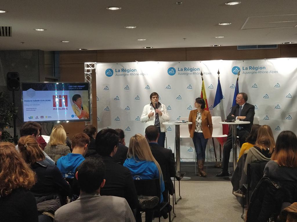 DamDam86's tweet photo. Conférence de presse pour le @CES en direct de la Région @auvergnerhalpes ! @isabelleguillau @Minalogic présente les nouveautés pour ce #ces2019 https://t.co/fIwgYbjrhO