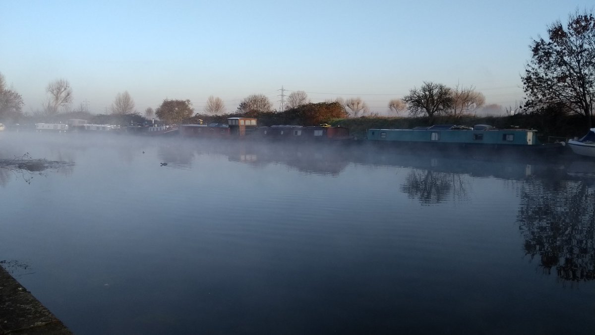 Stunning down by the Lea navigation this morning (all taken within 2 minutes cycle of our house)