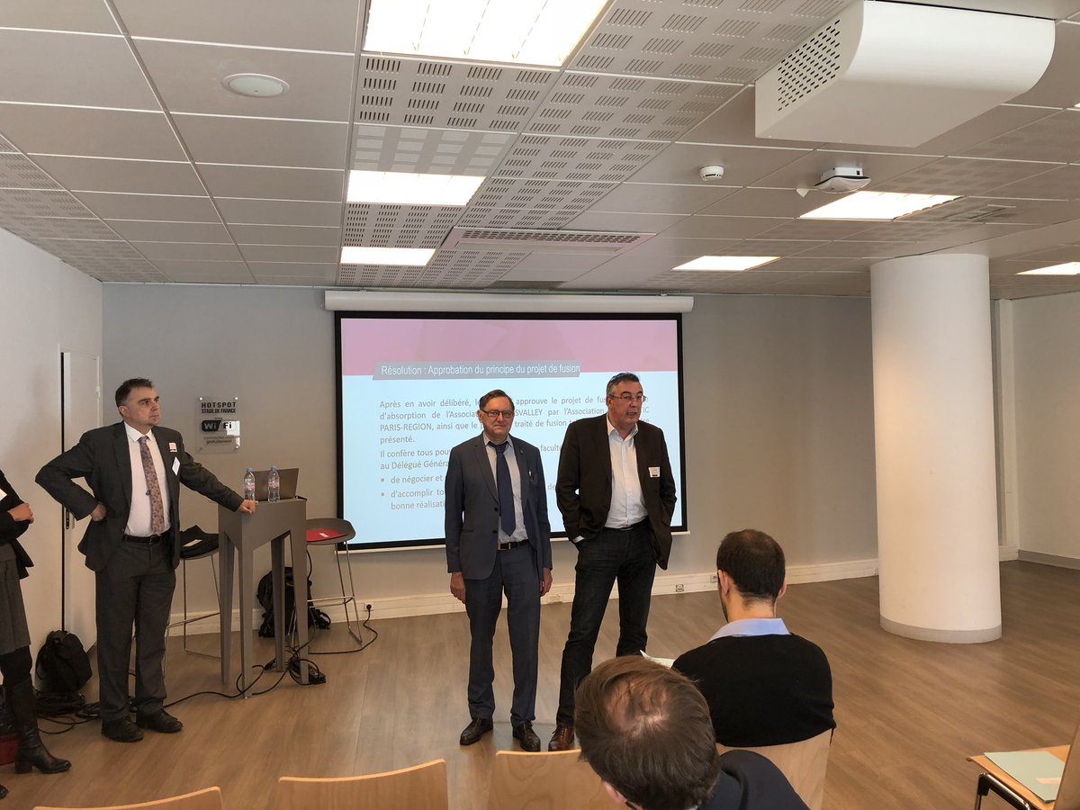 KarinejacqS's tweet photo. En marge de #TranfoNum_Jeux2024 le CA de @PhotonicsParis vient de voter l’approbation du projet de fusion entre Opticsvalley @PhotonicsParis et @Pole_Systematic. Intervention Pdts @jeanlucbeylat et Ph. Brégi. Merci @iledefrance @DGEntreprises @ComParisSaclay pour le soutien 😉 https://t.co/wMOTeQZD0Z