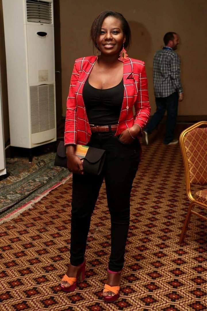 Queen's Birthday 🎂
Joyeux anniversaire à la Présidente du Comité d'Organisation des OMB, Miss <a href="/hdamienne/">H. Damienne</a> 🌹 
#OMBTeam