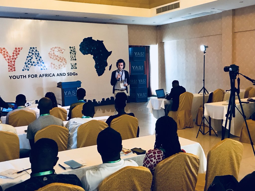 RealRoryMoore's tweet photo. David Mueller of @UNDPAfrica outlining YAS! Program that will accelerate youth entrepreneurship. Get involved https://t.co/mTdFHhE23k  #YASDGs @AccentureSA @AfriLabs https://t.co/kSBAVA3T6z