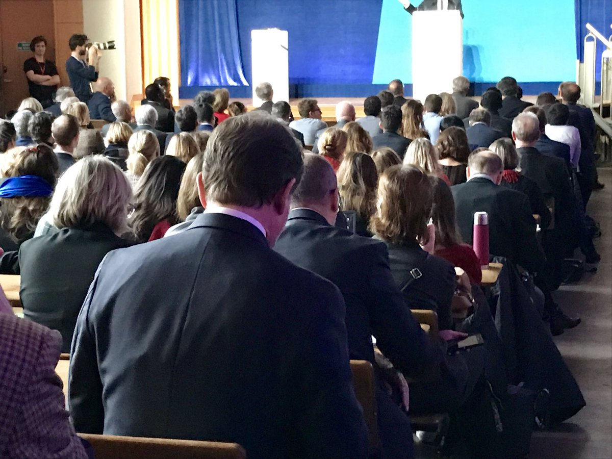 fhollande's tweet image. La lutte contre la corruption et pour la transparence est un mouvement irréversible et continu. C’est une exigence des peuples et une condition de la crédibilité des gouvernants, dans la crise de confiance que nos sociétés traversent #StopCorruption @sciencespo