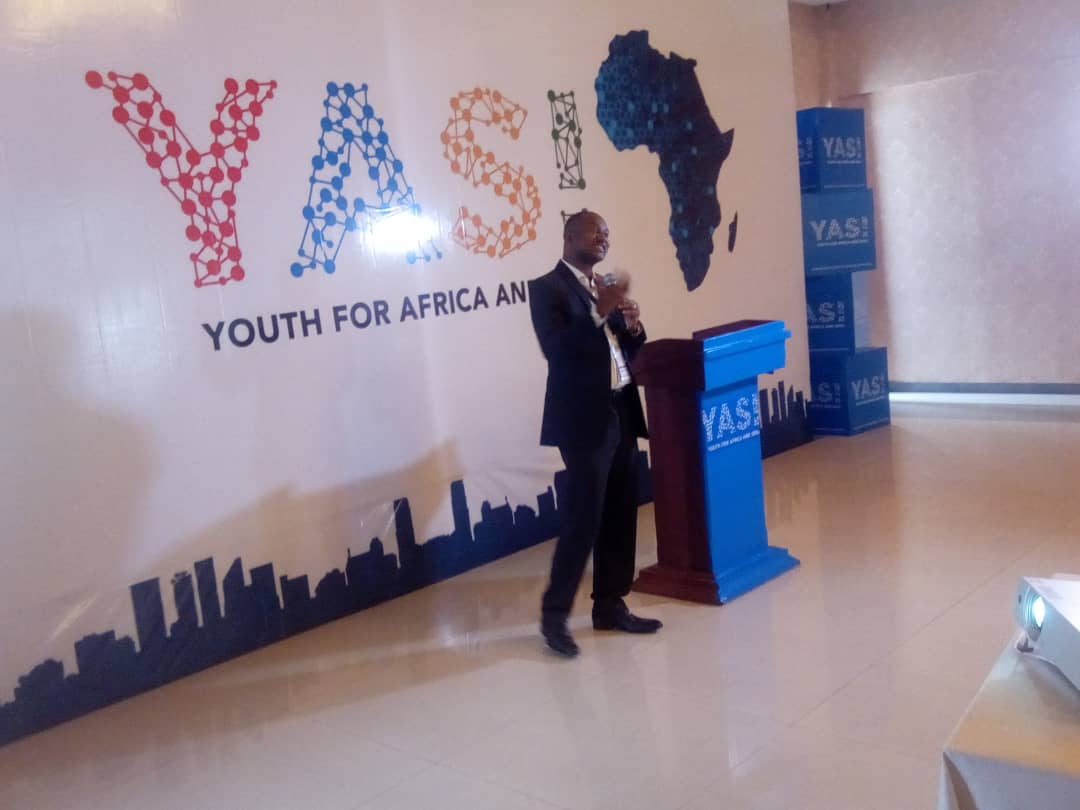 EvaProkop's tweet photo. RT @AfriLabs: Osato Noah, ADP Lead, Accenture Nigeria explaining the #YAS platform to participants at #YASDGs. #Portal #Component #Map #Ecosystem #Entrepreneur #Investment #Learn #Build #Womenintech https://t.co/lCItqKM0Fd