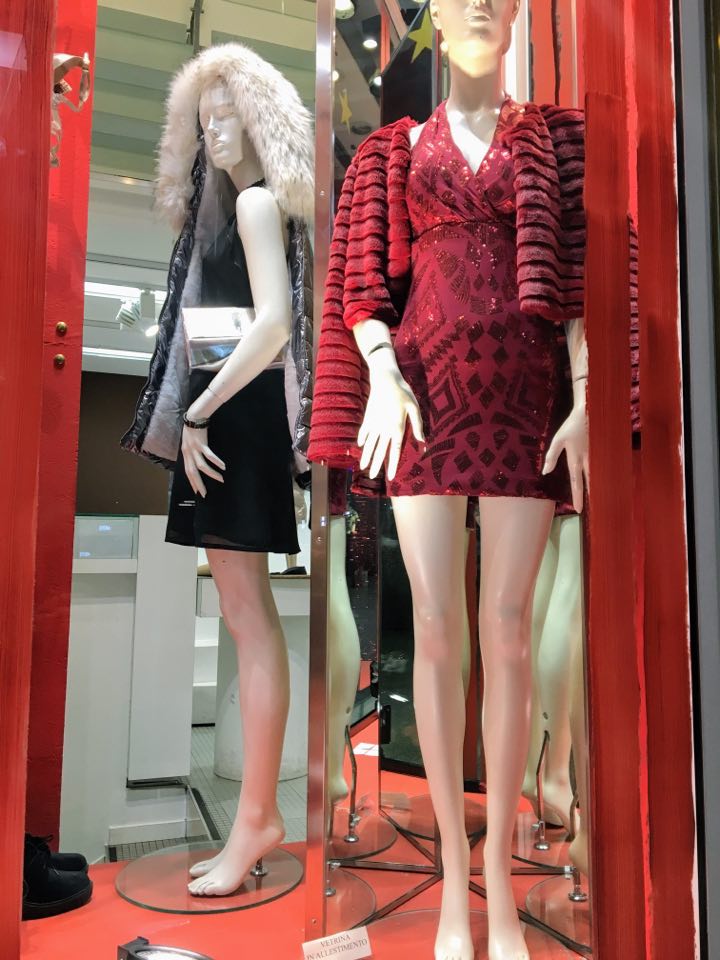 MondoVertice's tweet photo. ๐๐๐ MONDO VIA ROMA ๐๐๐
#merrychristmas #ulimodellanno #festa #party #happynewyear #showcase #newarrive #newtendence #lamodaรฉarte #newoutfit #cup #shoes #newshowcase #lookoftheweekend #lookoftheday #dressoftheday #nuovacollezione #newcollection #winter18 #weekend #coat https://t.co/qsmsDXRzKV