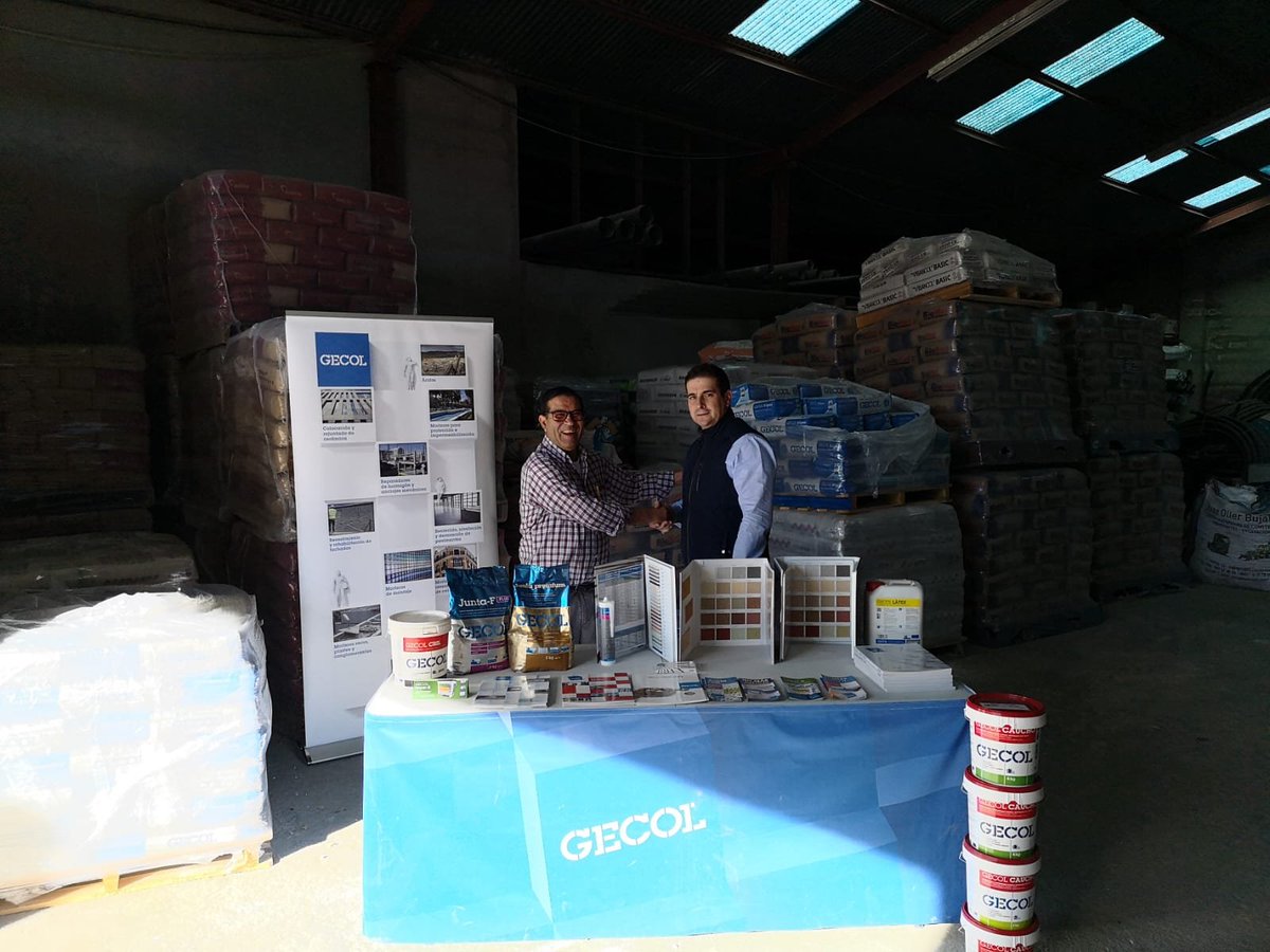 GECOLoficial's tweet photo. Hoy nuestro Técnico-Comercial @JSiciliaGECOL tiene el PVA en nuestro distribuidor Juan Oller de @Divendi_Central en compañía del propio Juan Oller (Gerente) y su hijo, Jacinto Oller.
#GECOLequipo #SiempreCerca #GECOLpva https://t.co/nYUza1CWo9