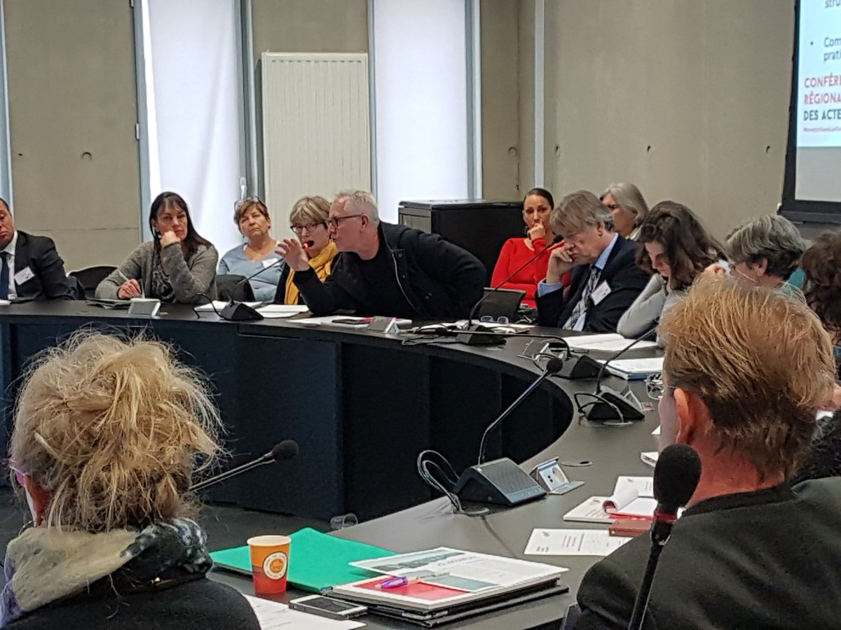 Un participant de l'atelier sur le travail social :"Le numérique peut être une chance pour l'accès aux droits. Mais aussi un obstacle. Enjeu fondamental dans l'accompagnement des personnes."
#StrategiePauvrete #inclusion