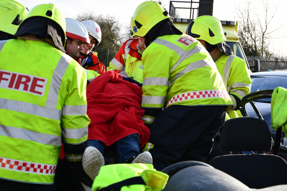 OrderofMaltaIRL's tweet photo. Last weekend EMT Class 21 completed a mock major incident scenario as part of their training.
The exercise with @TipperaryFire in Thurles where students triage and treat 18 patients as well as perform the various roles required at a scene encountered like this. #SavingLives https://t.co/7BYMUfZ5Z3