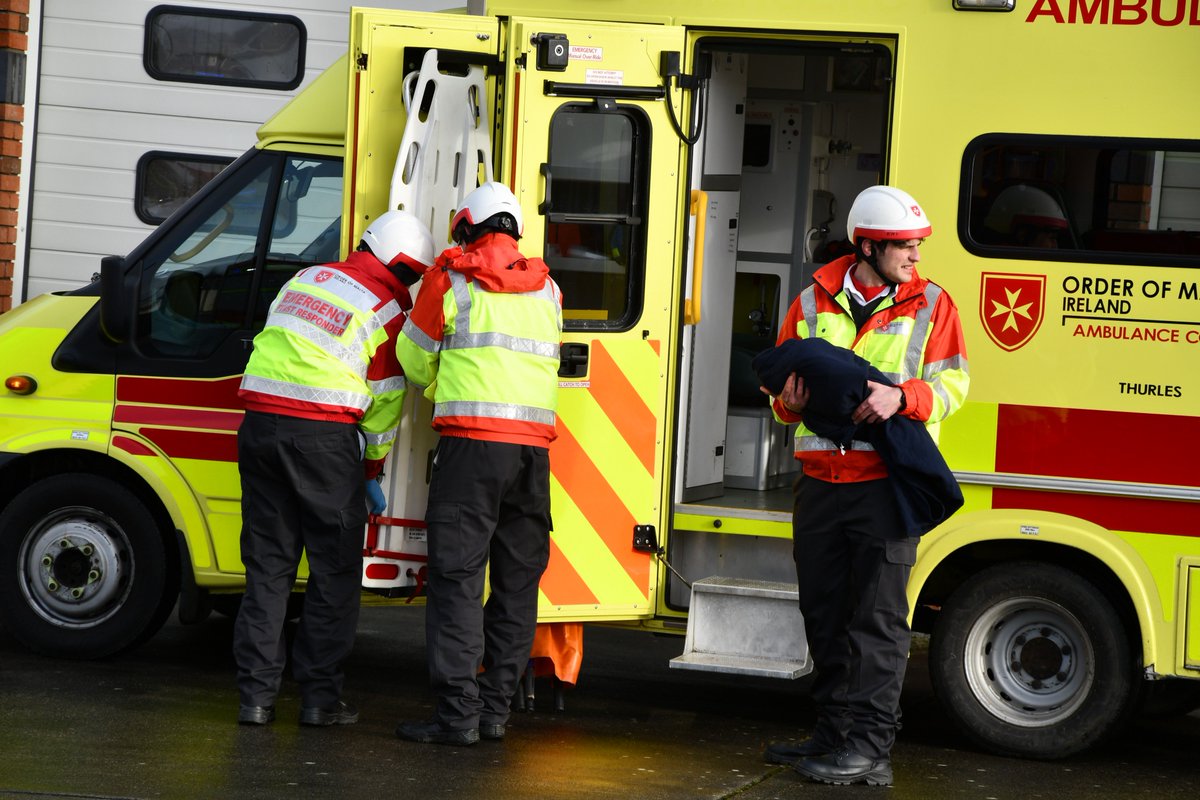 OrderofMaltaIRL's tweet photo. Last weekend EMT Class 21 completed a mock major incident scenario as part of their training.
The exercise with @TipperaryFire in Thurles where students triage and treat 18 patients as well as perform the various roles required at a scene encountered like this. #SavingLives https://t.co/7BYMUfZ5Z3