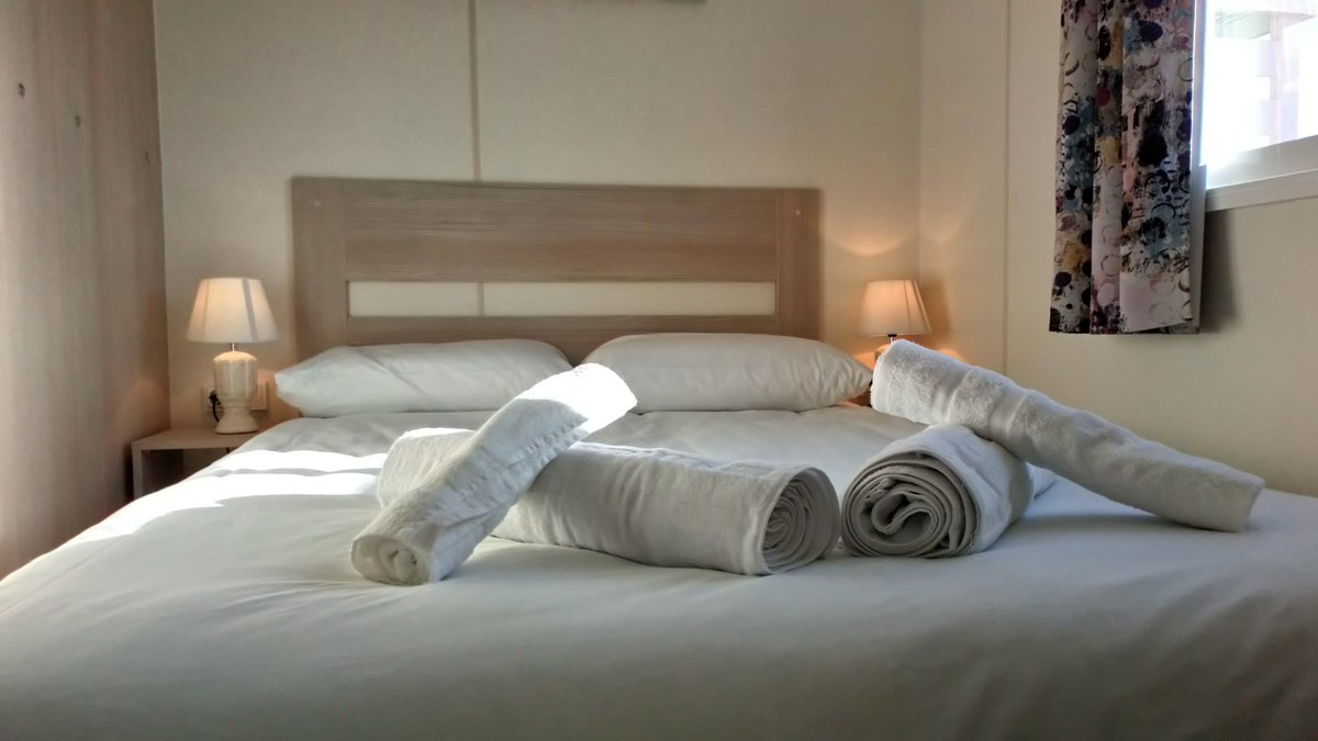 Our new bungalows are now available to rent! Enjoy your holidays at Camping Almafra in our fully equipped, 2 bedroom bungalows. #campingalmafra #benidorm #summer2019