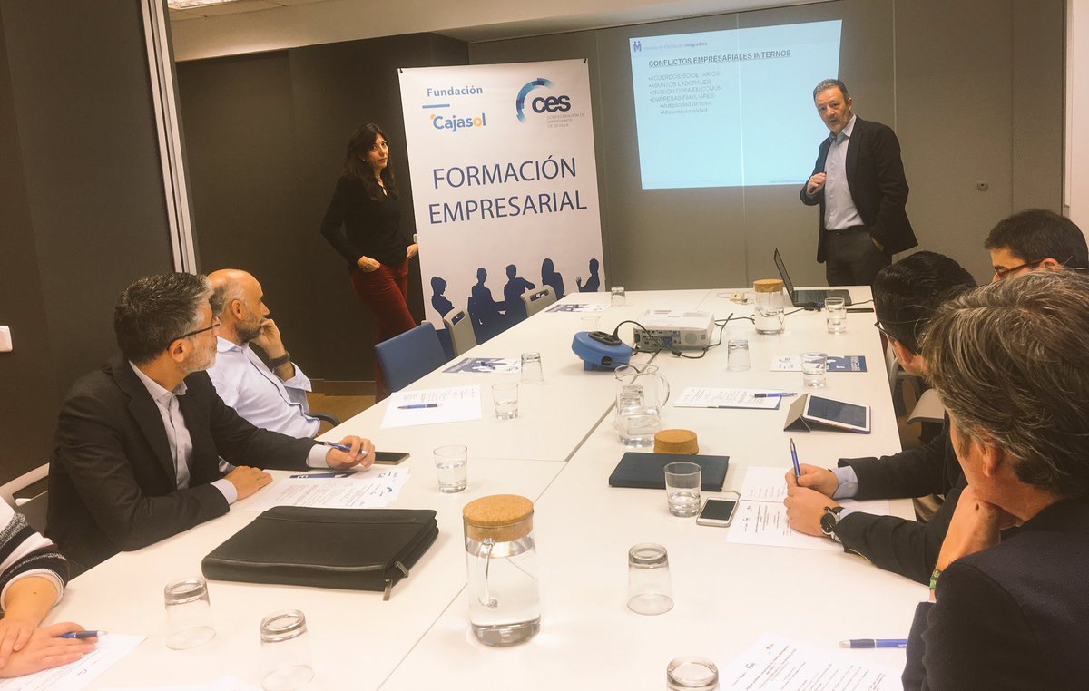 CES_Sevilla's tweet photo. Javier García Rodriguez y Maria del Castillo Falcón Caro @MariaCarofalcn, del Instituto de #Mediación Integradora, participan en la jornada sobre "Conflictos Empresariales, vías de resolución" de la @Cajasol y la @CES_Sevilla, con la colaboración con la @pablodeolavide https://t.co/c9YVISke7T