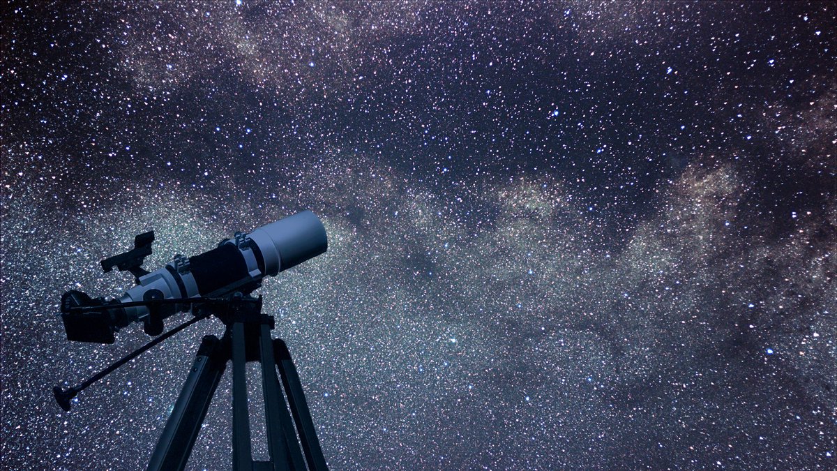 skyatnightmag's tweet photo. If you've just received your #FirstTelescope or pair of binoculars from under the Christmas tree 🎄 🔭, the 'Beginners' section of our website has numerous guides and 'how to' projects to get you started observing!

(iStock)

https://t.co/Koqln6ZtoY https://t.co/KGITn6vgEe