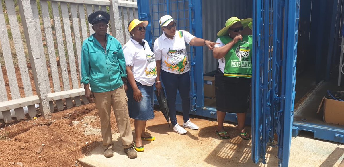 AndrinaMapitsi's tweet photo. We did this promise👇🏽👇🏽👇🏽, with the Chiefwhip of National Parliament Cde JacksonMthembu that by this week the community of Taolome &amp; Pudiakgopa will get enough water#thumaminaramaphosa# https://t.co/pVhvrONv0h