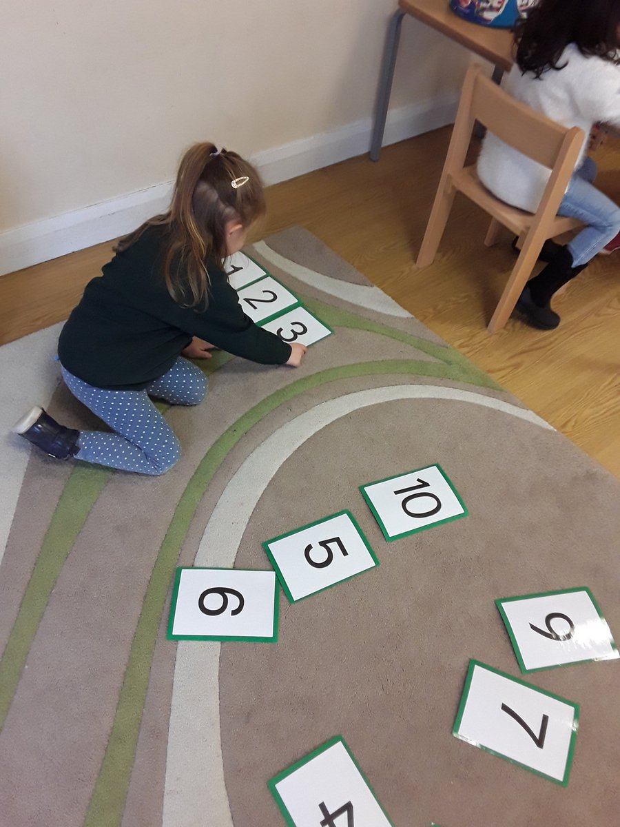 AoRpreschool's tweet photo. We are focusing on number recognition and number sequences this morning with numbers 1-10 π’ #eyfsmathematics https://t.co/24Gbe8szZp