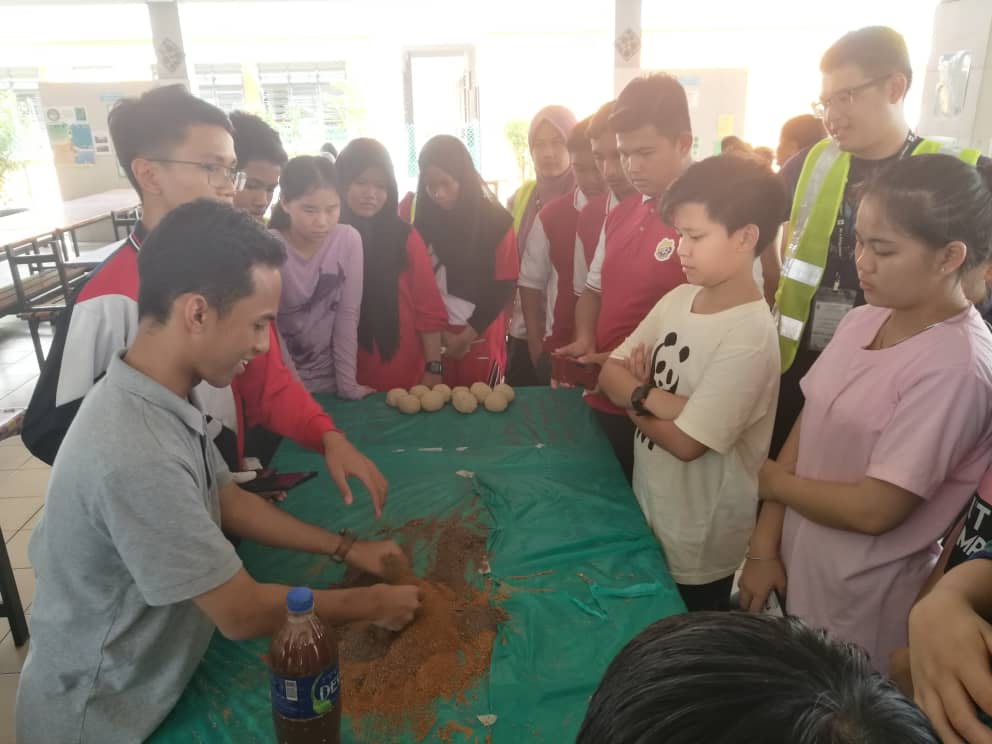 It's been a fun filled day thus far. We  had sharing sessions from <a href="/EcoKnights/">EcoKnights</a>, <a href="/span_malaysia/">Suruhanjaya Perkhidmatan Air Negara</a> and one of our Green Flag Schools, SMK Pasir Gudang. The delegates are really inspired. #iesc2018 #EcoSchoolsMalaysia #watersourceoflife <a href="/WWFMy/">WWF-Malaysia</a>