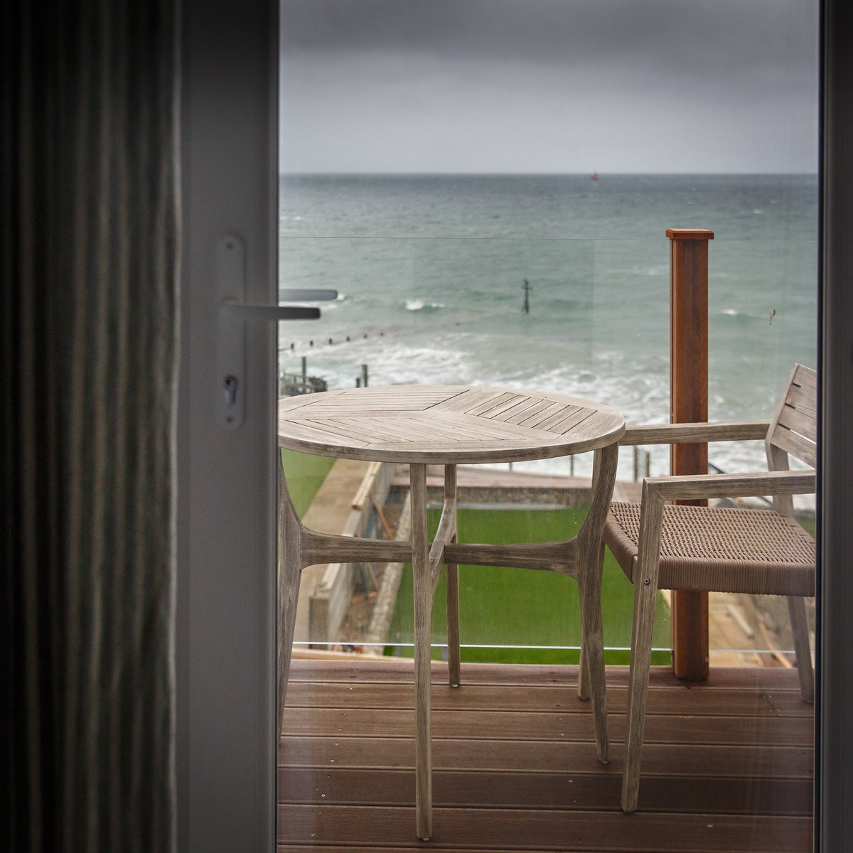 BeachsideShm's tweet photo. apartment 3
this cosy attic apartment is a feature dormer looking over sheringham rooftops. you’ll find amazing sea views from 2nd floor balcony. 

Read more: https://t.co/pqrMn2PL1D

Save 50% when you use our promotional code 'winter coastal special' https://t.co/PvzynTSanS
