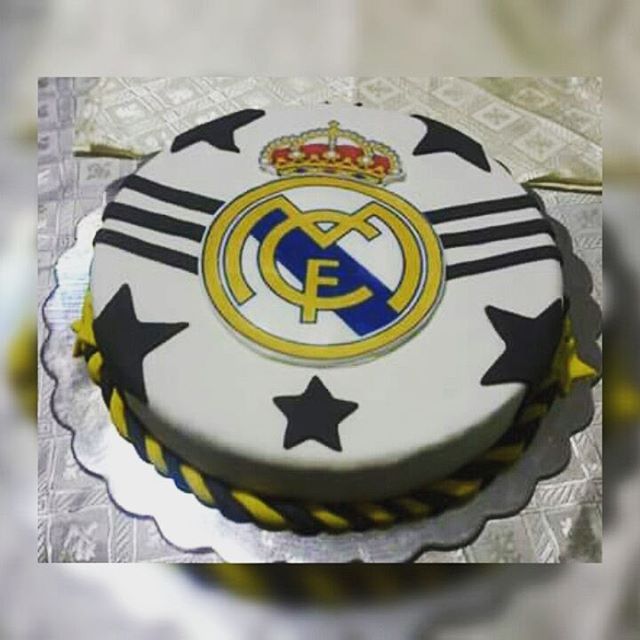 ¡Muchísimas felicidades! 😁😁@eldiariodemou yo pongo la tarta 😘