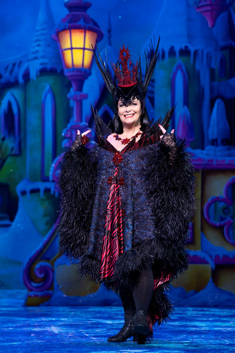 The London Palladium Pantomime tweet media