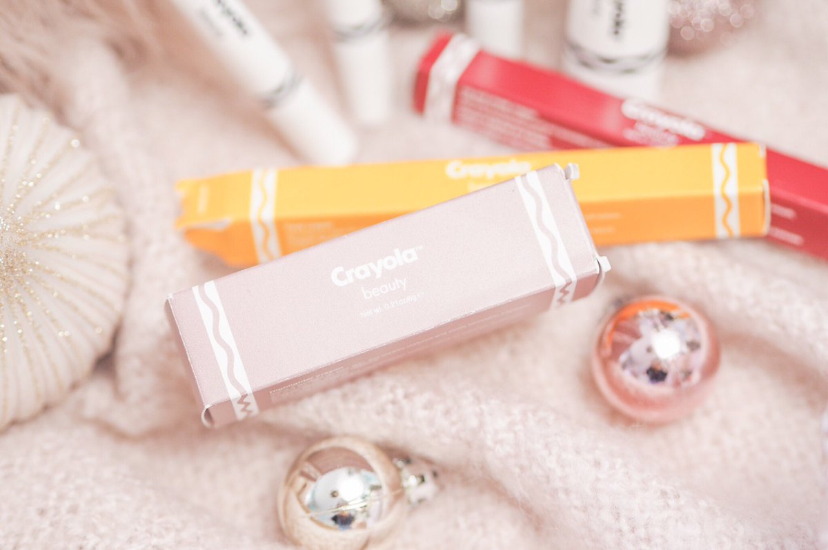 It’s the next day of 12 Days of Christmas with Lady Writes! Just follow me and RT to #win this gorgeous <a href="/Crayola/">Crayola</a> Beauty Bundle! (Yes it’s make up!) Earn extra entries on Instagram stories here: instagram.com/ladywritesblog… ends 24.12 open internationally