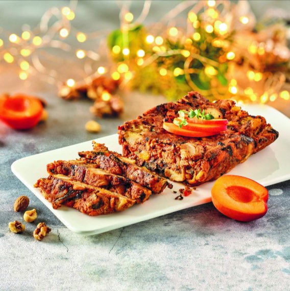 IcelandFoodsIre's tweet photo. Christmas is SUPPOSED to be nuts... that's the whole point!🌲Why not make it even nuttier with our Vegetable &amp; Nut Roast for only €3!
#vegetarianchristmas #veganchristmas #instafood #food #vegetarian #staringredients #seasonalvegetables https://t.co/ckEqmoNmOK