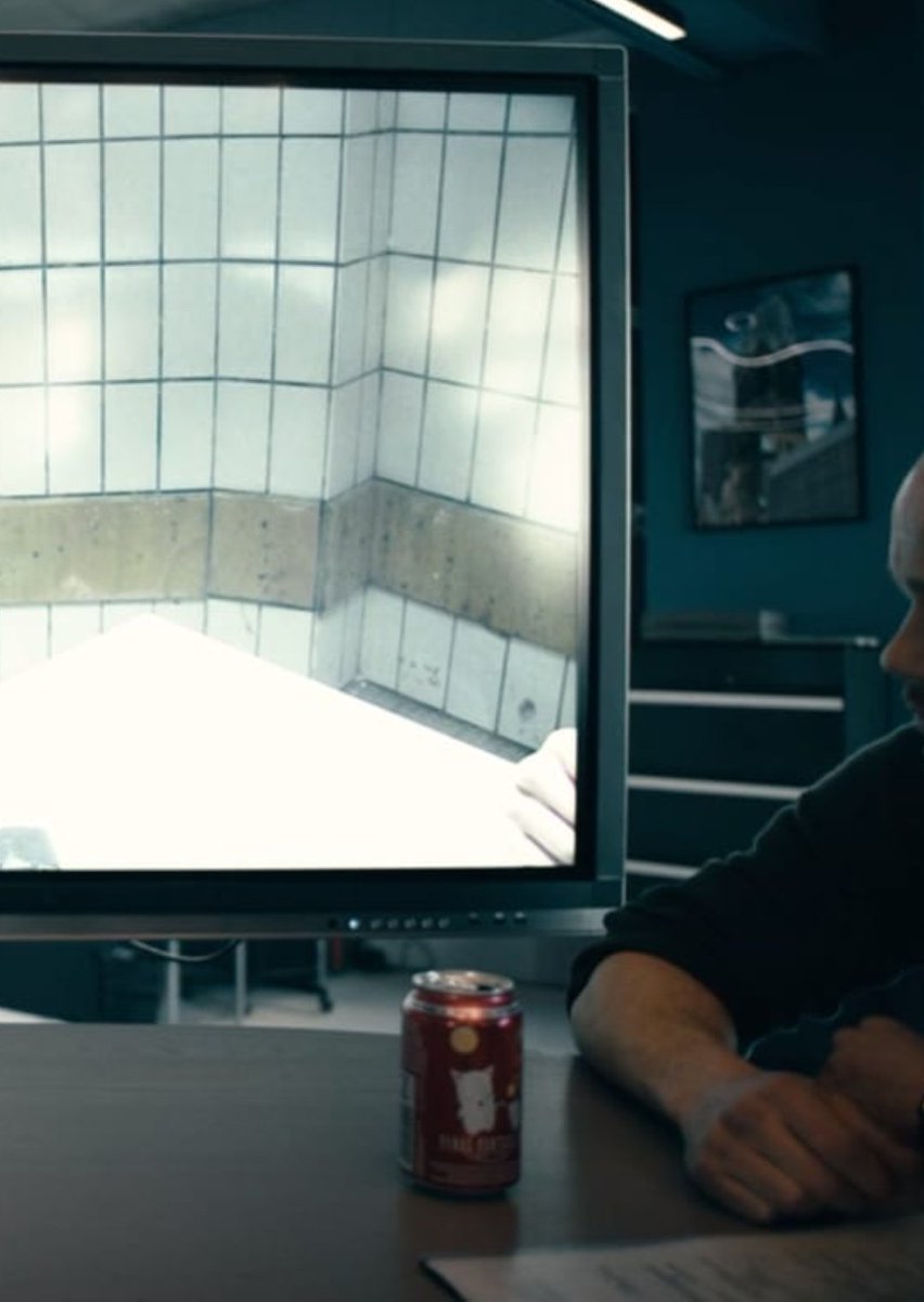 BennsiPropeller's tweet image. #DogsofBerlin auf @NetflixDE gönnt sich in Folge 8 auch einfach mal lecker eine unserer #FFXIV Dr Peppers 😎 #Prost