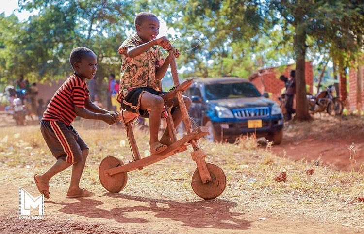 Childhood #creativeNobodyCares #kigoma #loyalmedia #innovationkids #friendsofmanner