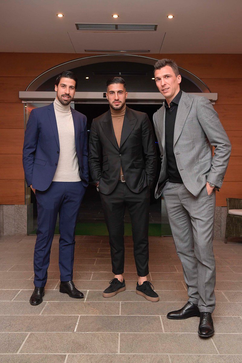 Una bella serata con la squadra e con amici ๐๐ฝ #JUVENTUSXMAS @juventusfc