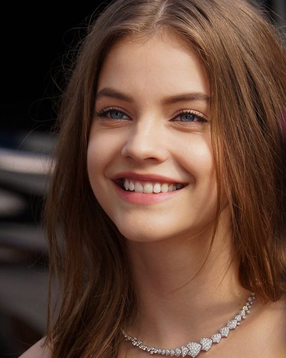 ladyissuecom's tweet image. บาบาร่า พาลวิน นางแบบฝาแฝดคาร่า เป็นคนที่สวยทุกลุคจริงๆ น่ารักก็ได้ เซ็กซี่ก็ได้ เลิฟเลย😍