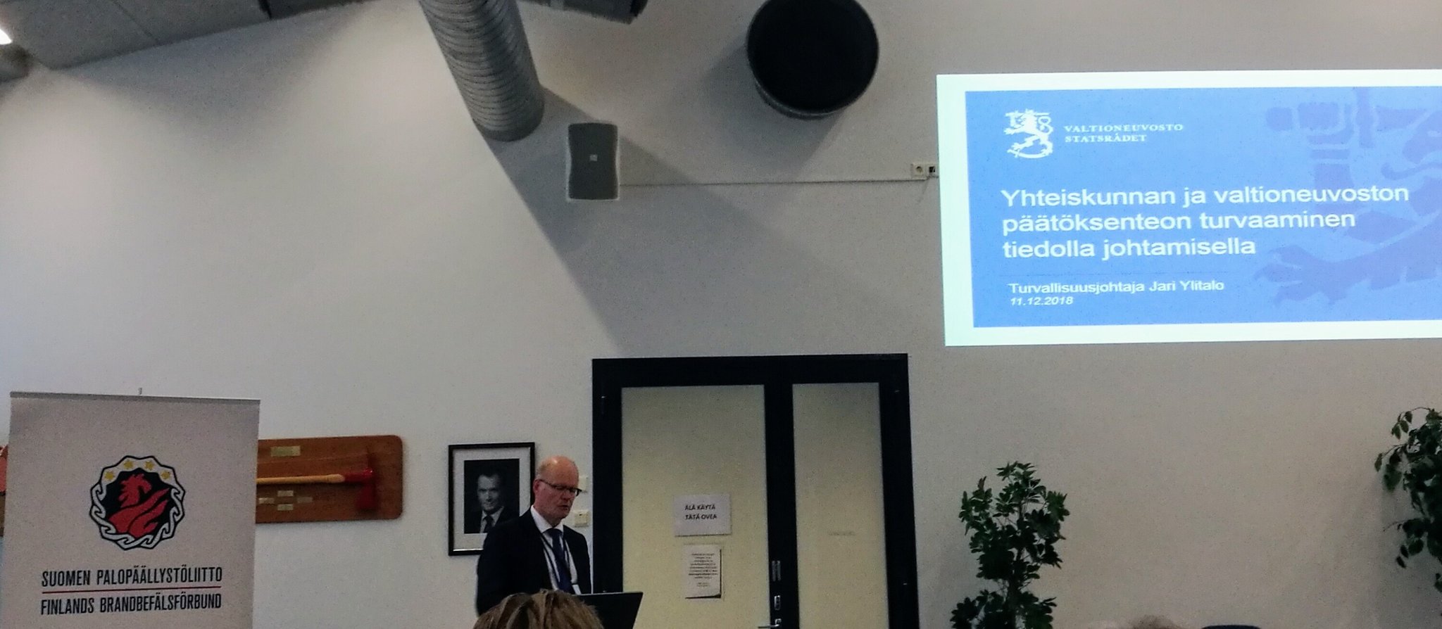 Appearance veteran typist تويتر \ Juhani Carlson على تويتر: "@SPPL_ry #jouluseminaari. Valtioneuvoston turvallisuusjohtaja Jari Ylitalo avaa päivän teema, #tiedollajohtaminen, valtioneuvoston näkökulmasta. https://t.co/fGD4e2ESWy" Appearance veteran typist تويتر \ Juhani Carlson على تويتر: "@SPPL_ry #jouluseminaari. Valtioneuvoston turvallisuusjohtaja Jari Ylitalo avaa päivän teema, #tiedollajohtaminen, valtioneuvoston näkökulmasta. https://t.co/fGD4e2ESWy"
