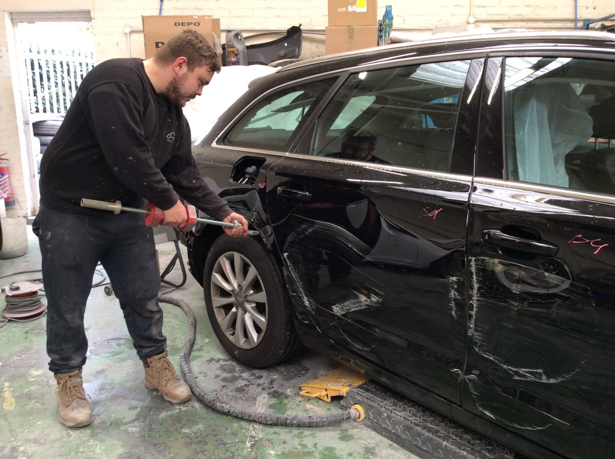 Did you know that if your vehicle has minor or major damage that needs to be repaired through your insurance company, it's YOUR choice which accident repair centre it goes to, NOT your insurers? YOUR policy, YOUR car, YOUR choice. Call us for more info: ow.ly/Ia8h30mV8kA