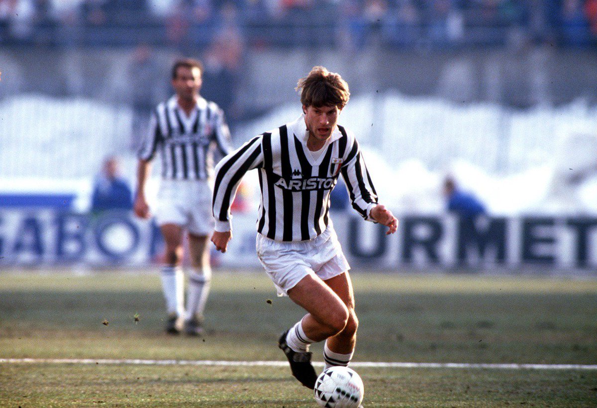 FOTOS HISTORICAS O CHULAS DE FUTBOL - Página 4 DuIeOuyWkAElV47