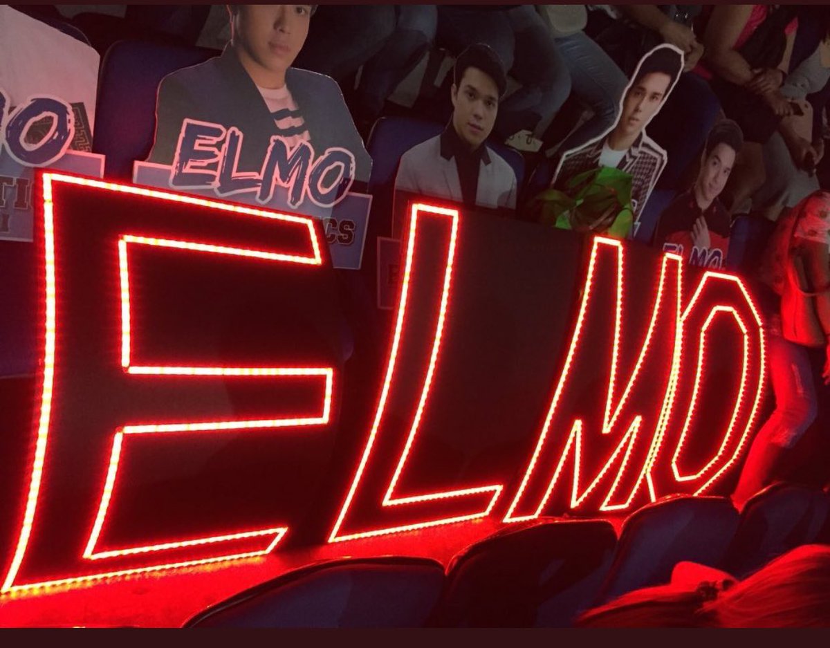 Hello Team Elmo !! Look <a href="/SuperElmo/">Su🅿️erElmo</a> we love you Super  #FamilyIsLoveChristmasConcert