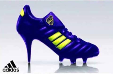 CidLeinad's tweet photo. @SrBlack55 Estos son los botines d está marica. https://t.co/SAxcfNB6js