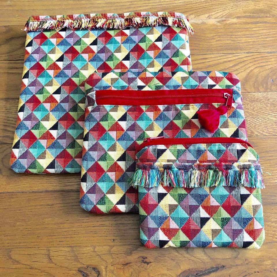 How much do you guys love this idea!! Our fabric made into purses! #pillows #tradeonly #wholesale #craftyfabrics #crafts #crafty #fabric #designs #chathamglyn #chathamglynfabrics #craftybychathamglyn #followus #followme #followforfollow #follow4follow #wefollowback #followchatham
