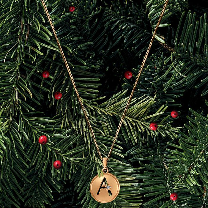 AvonLadyNJ's tweet image. A minimalist, modern accessory to wear with your everyday style. 
Modern #InitialPendant #Necklace embellished with a #CZ on the letter. 
nrago.avonrepresentative.com/shop_product/6…

#jewelry #AvonJewelry #initialtag #personalizedinitial