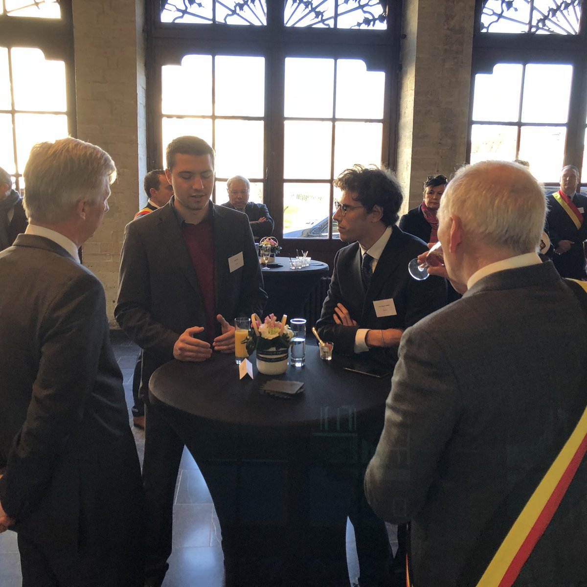 vdp_nathalie's tweet photo. @gillesmahieu #VisiteRoyale : Échange convivial autour de la #culture 🎨 du #sport  🏅 des actions sociales 🤝 de l’#innovation 💡de la #météo marine 🌊🌥️ du #design textile 👗 et de la #manutention ⚙️ @PBW_Officiel @MonarchieBe https://t.co/I7KHFwbOhh