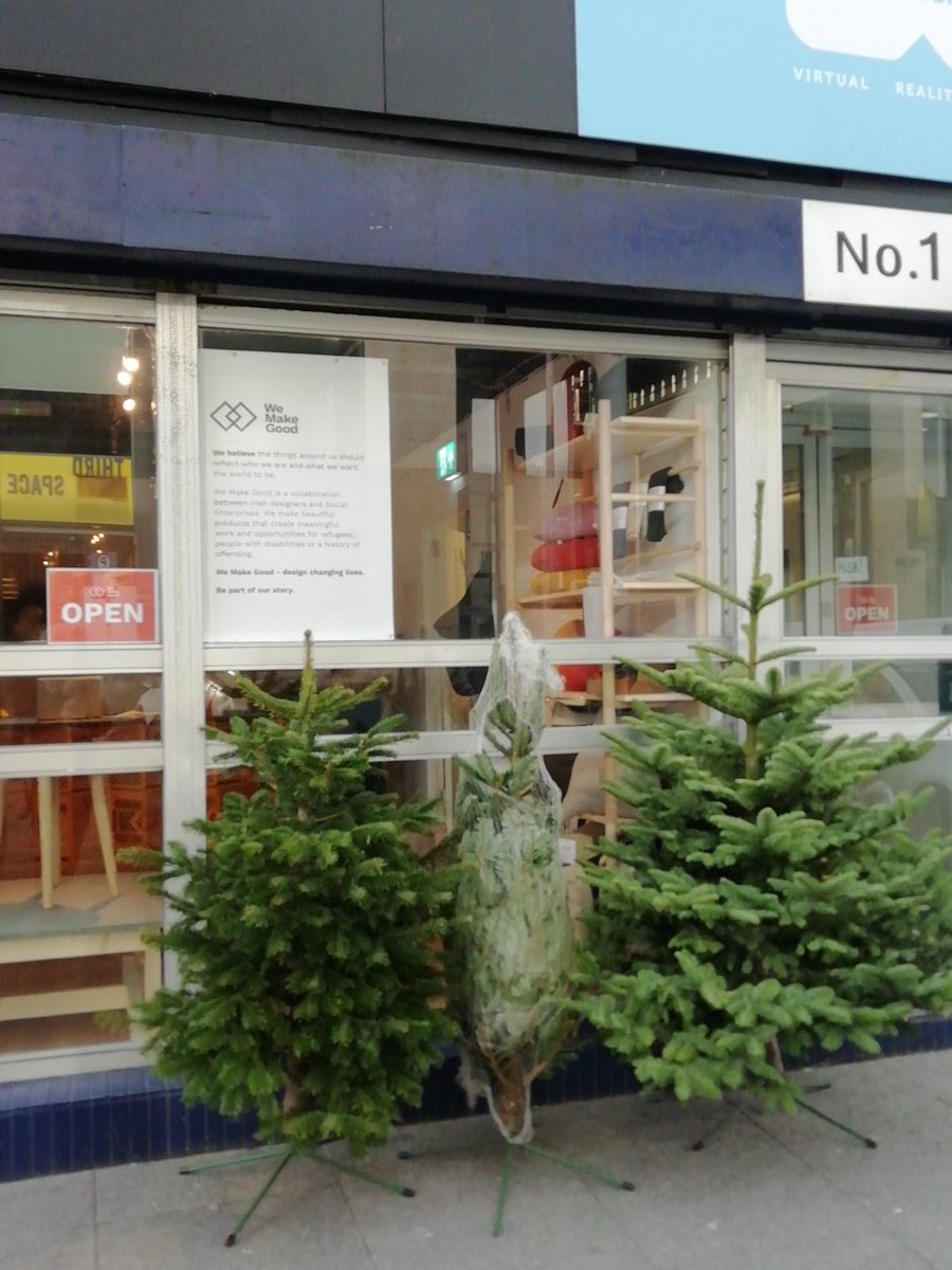 CottageMarketSD's tweet photo. @WeMakeGoodIre
Grab your @BSCGUpdates1 #RICHTREE OPEN TILL 7PM.
OR Pick one up! "
LIGHTS ON 1700.
@SEIreland @chrismmgordon @TheLadderIO @giyireland @libertiesdublin
Garden opens 1400-1900. https://t.co/h4ohe70LkT