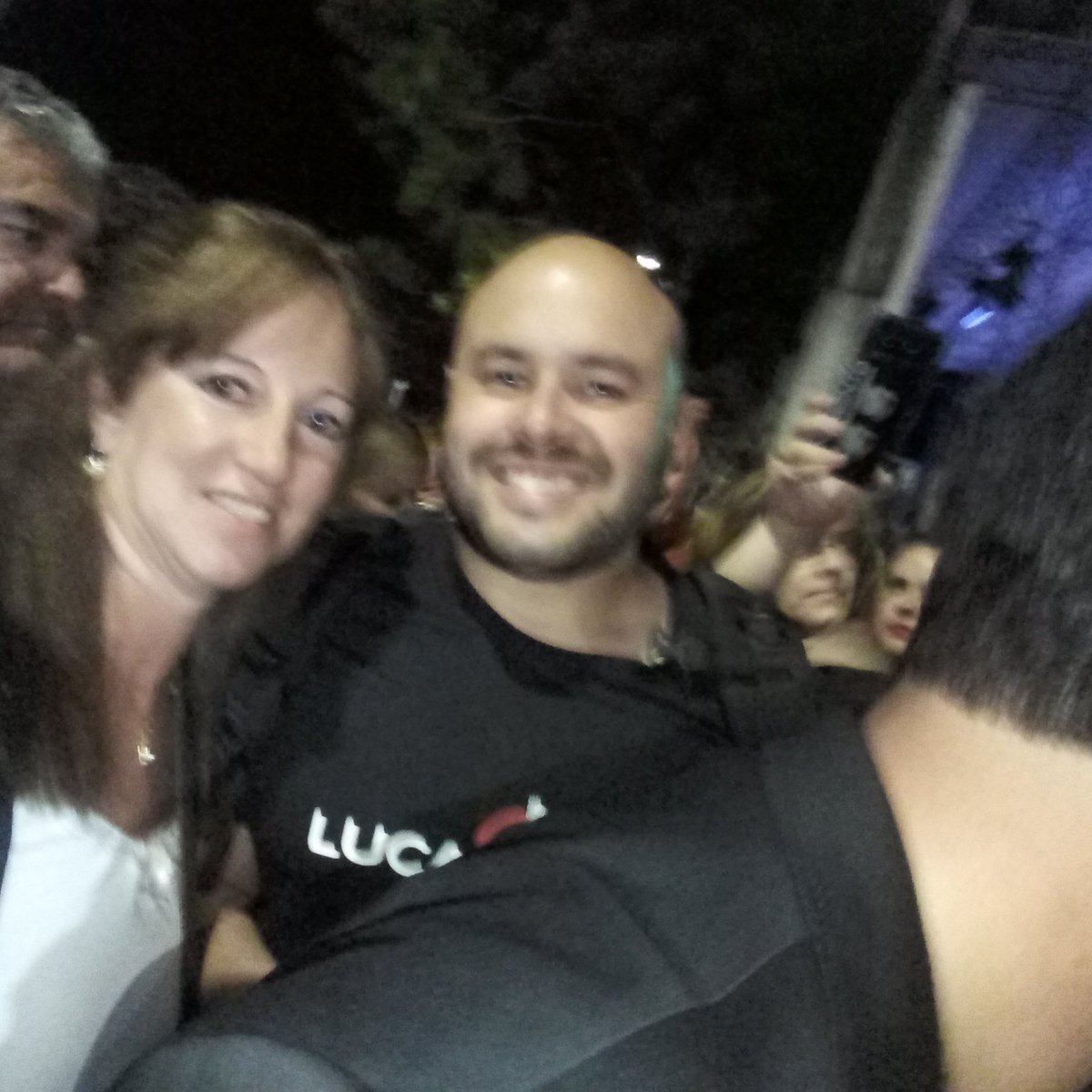 delosangelesbe1's tweet photo. Noche fantastica👆❤🎼
Recital @lucas_sugo #FiestaDelParque @MariaCa74367760 #JefoSalome https://t.co/FzjQRGJCI9