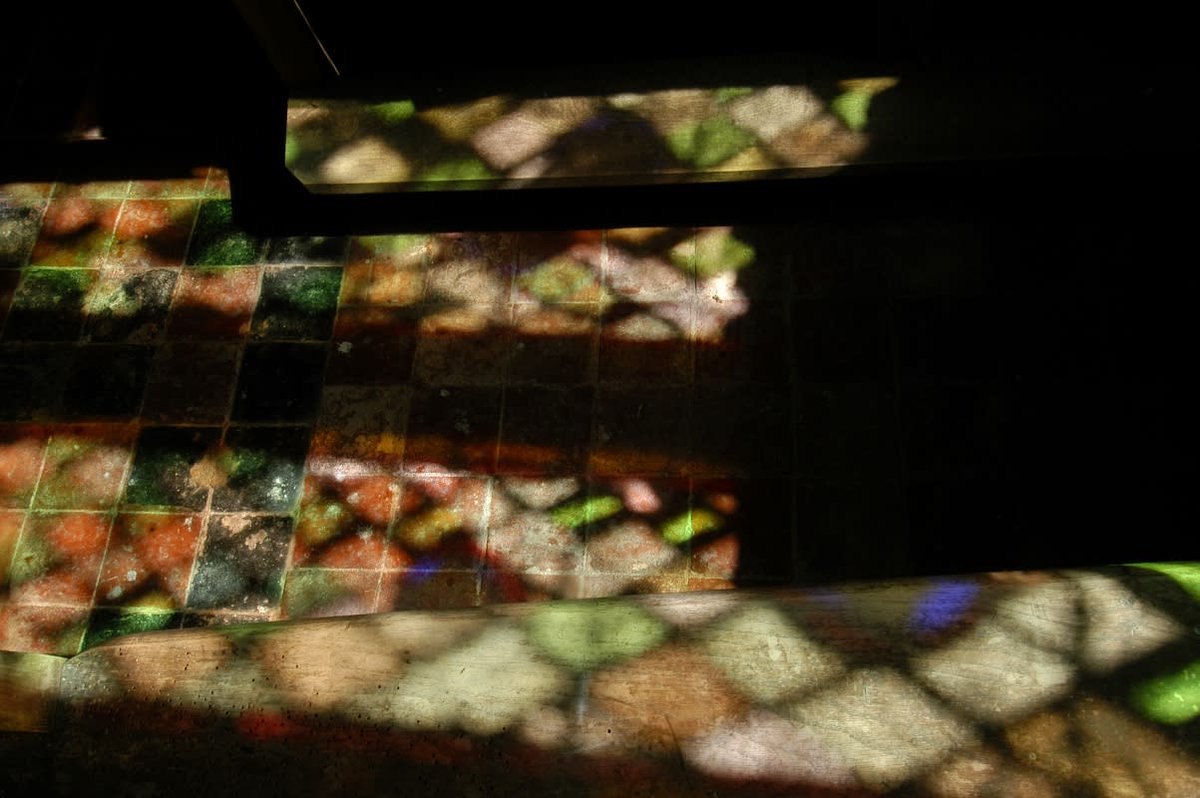 friendschurches's tweet photo. Still got some Christmas shopping to do?  If you shop online with Amazon, nominate us as your preferred charity and we'll receive 0.5% on each eligible purchase...  #reflected #glory #stainedglass #stonefloors #CharityTuesday #Christmas #gifts #shopping https://t.co/lS1wn06z4t https://t.co/qA4Z4pFDht