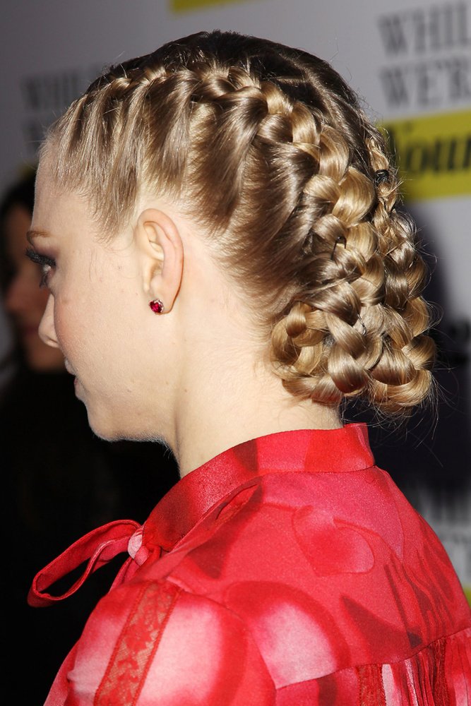 XclusiveDP's tweet photo. El #peinado puede ser definitivo a la hora de dar un toque especial a tu look. Nosotros te proponemos una #trenza y tú eliges, ¿de qué forma prefieres llevarla? https://t.co/9EQOQFOCz3