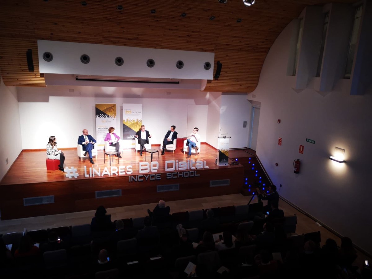 jl_71's tweet photo. Atento a las intervenciones de los expertos en el panel #LinaresBeDigital @EmprendeLinares @CamaraLinares https://t.co/LbNWcFbBSA