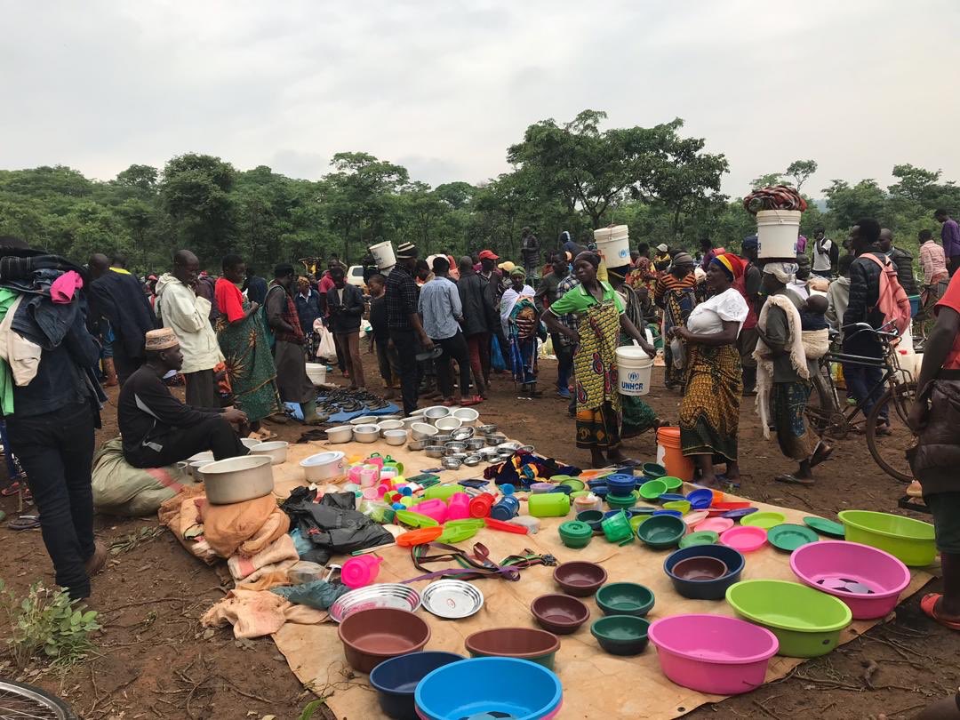 drcEA_GL's tweet image. Day of celebrations for Burundian #refugees &amp;amp; #hostcommunity as #Nduta common market opened again after 4 months closure - even DRC staff were excited about the fresh #food available #Tanzania #sustainable @UNHCRTanzania #peacefulcoexistence