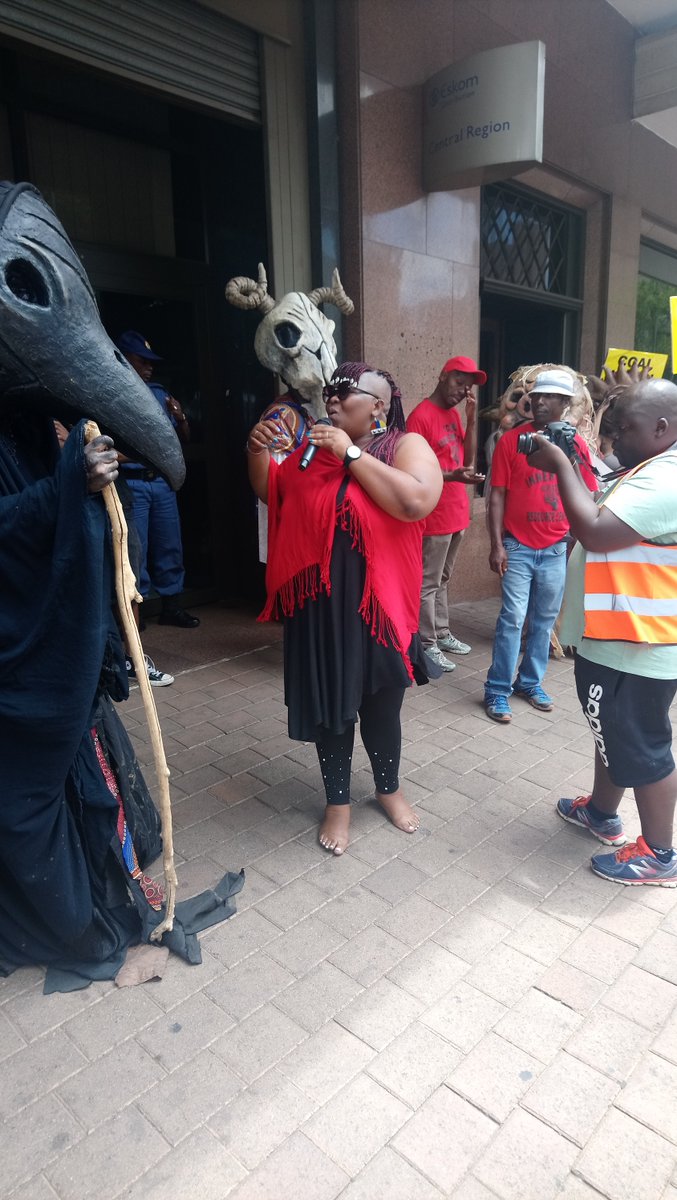 Greenpeaceafric's tweet photo. A few more images from our Global Day of Action march held on Saturday with our partners .@Earthlife_JHB and .@justenergySA to call for #ClimateJustice from key actors in the South African energy and financial sector.
#JustTransitionSA
#EndCoal https://t.co/mx3mk7mRwI