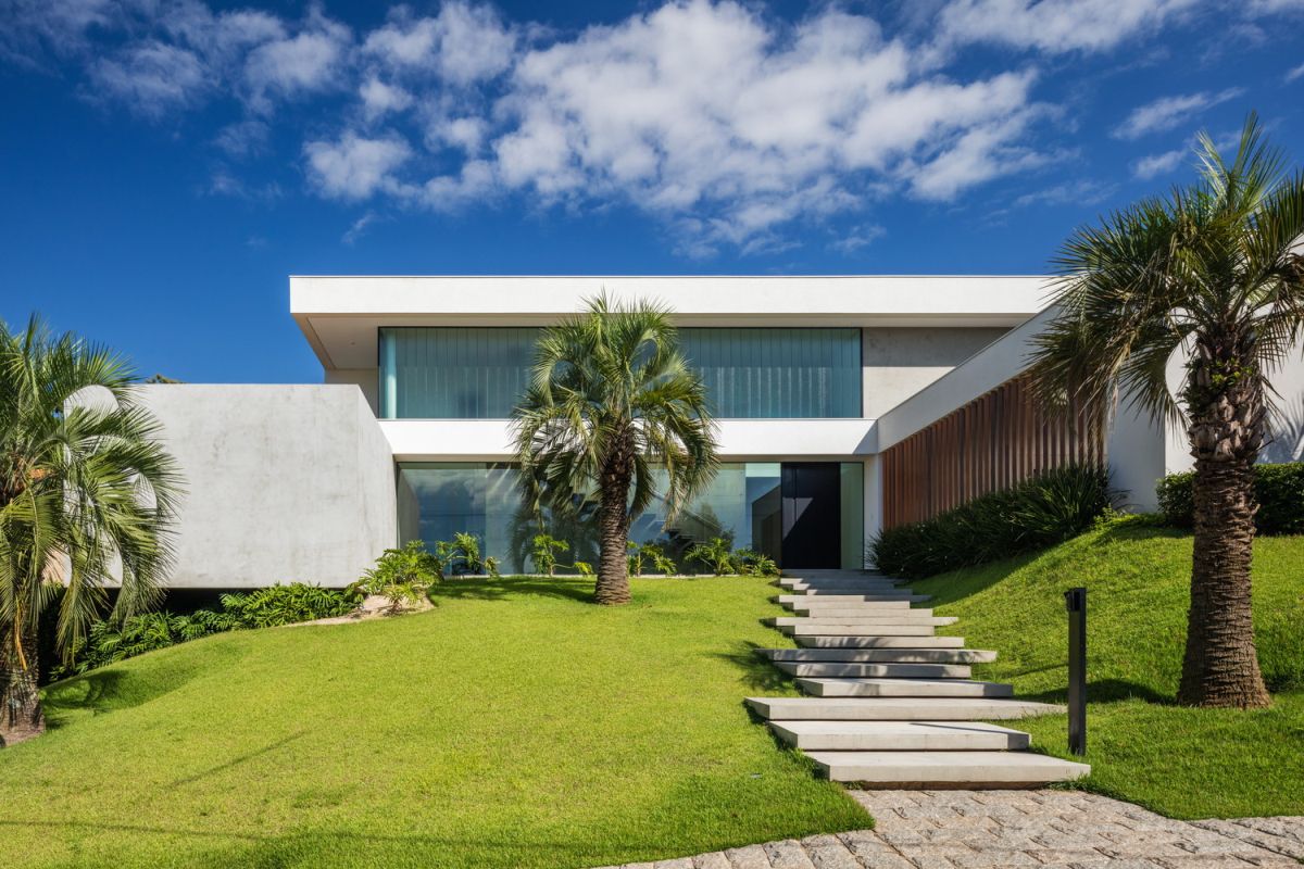 seanismith's tweet image. Modern Family Home Reflects Its Owners’ Strong Passion For Art And Design dlvr.it/QtMDCZ