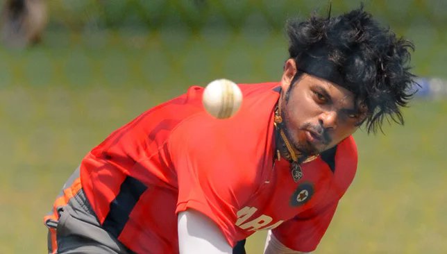 AnjaliMahajan11's tweet image. @BCCI
Dil ki bs ek hi tamn&apos;na h
Desh ke liye ek baar fir se khelna h 
Neeli jarsi pehan ke maidan mein aana h
Jeet ka Tiranga ek baar fir lehrana h

#BCCILetSreePlay
#SreesanthThePrideOfIndia 
#WeSupportSreesanth