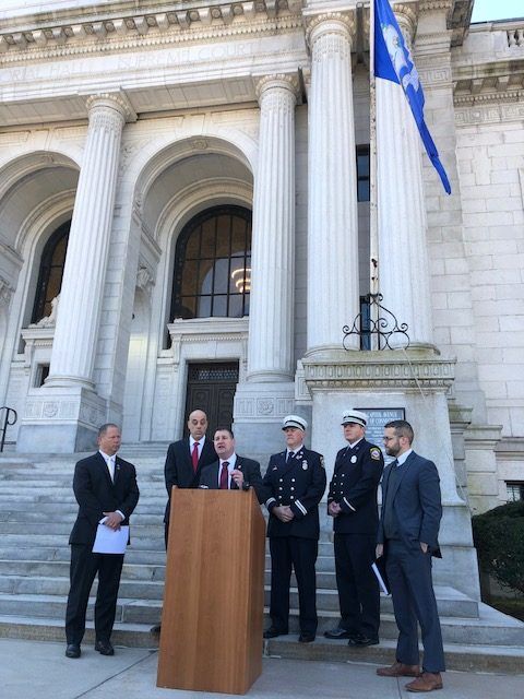 Judge rules New Haven Firefighters Local 825 can disaffiliate with state fire fighters union; notes "suspicious mistake" in union PAC funding, "plainly improper loan." Local will move forward with reimbursement claim for dues money. #CT
https://buff.ly/2BfikxE