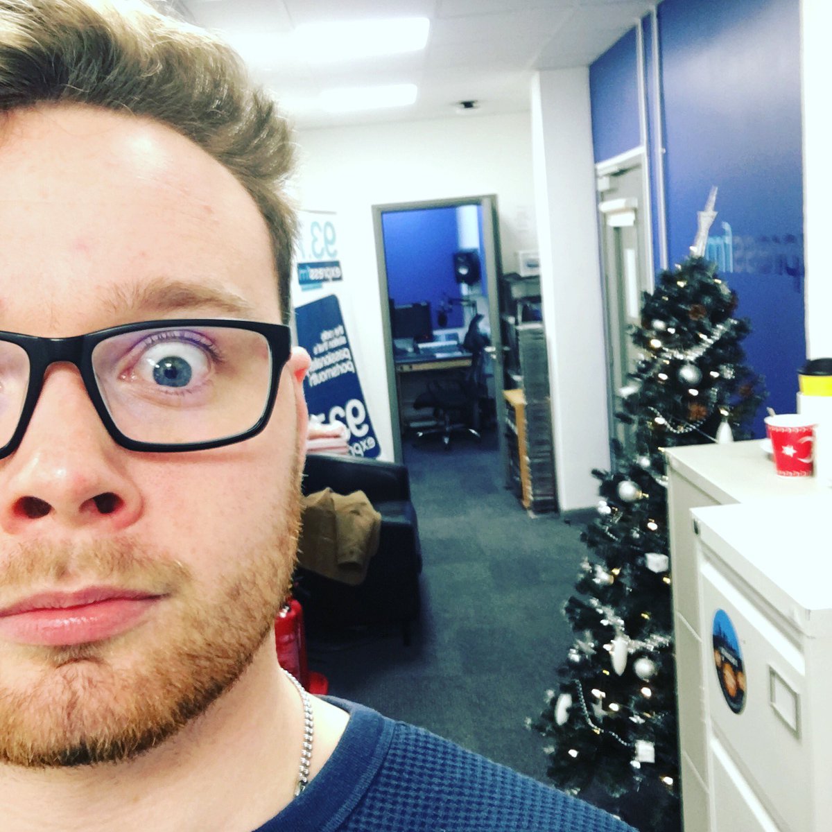 I have arrived at @expressfm! Tune in at 6:15 to hear a live tune!
#pop #poprock #acoustic #blues #newsong #joesillence #countrymusic #singersongwriter