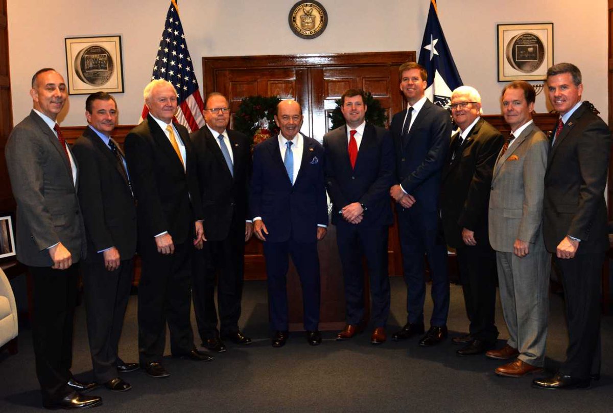 CommerceGov's tweet photo. Earlier today, @SecretaryRoss participated in the ceremonial swearing-in of the recently appointed First Responder Network Authority board members. Through its public – private partnership with @ATT, @FirstNetGov is rapidly deploying a new nationwide network for #publicsafety. https://t.co/tNhXCtOPCO