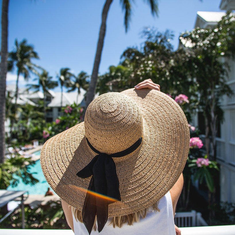 A1: <a href="/VISITFLORIDA/">VISIT FLORIDA</a> We suggest grabbing your sun hats. Florida during winter means endless pool day vibes and sunshine at our tropical and lush oasis. #mrvkeywest #FLKeysChat 👒
📷: leaguetravels