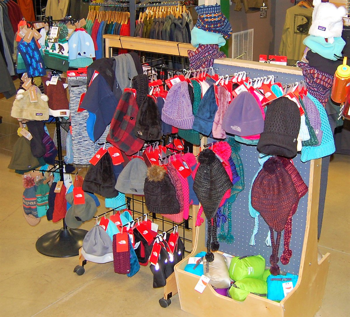 GadsdenOutfit's tweet photo. Stocking Stuffers = Beanies + Gloves from Patagonia, The North Face &amp; Buff  @ GO! #ShopatGO #GadsdenOutfitters #GOChristmas #ChristmasGifts #StockingStuffers https://t.co/I4wPy9GvF2