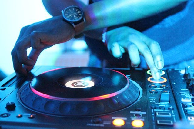 Taking part in a music-making project gives young people a chance to experiment, interpret and explore.

#music #youthmusic #dj #skills #project #uk #impact #singing #rapping #instruments #practice #passion 📷 DJskills at Accessible Arts Media ift.tt/2PwHjBD